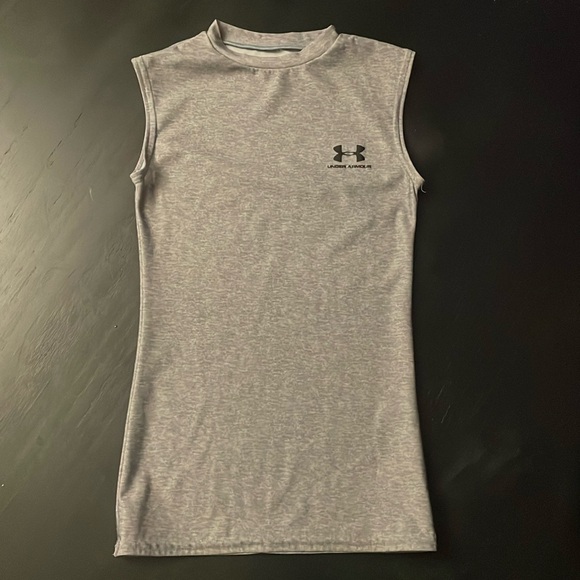 Under armour sleeveless shirt size YM - Picture 1 of 4